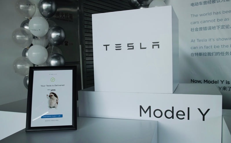 Tesla model y china 2