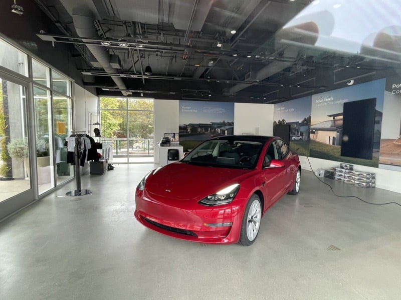 Tesla malibu store model 3