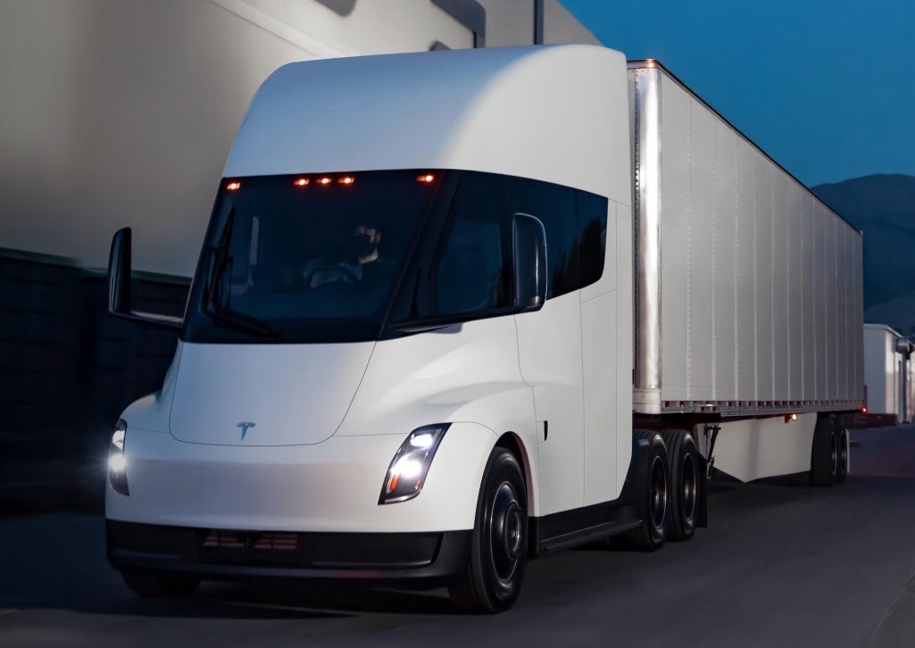 Tesla Semi Reportedly Starts Limited Production, Seen Driving at Giga Nevada [VIDEO] - TeslaNorth.com