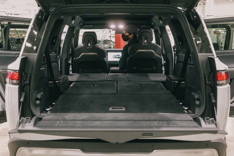 Rivian R1s delivery 2