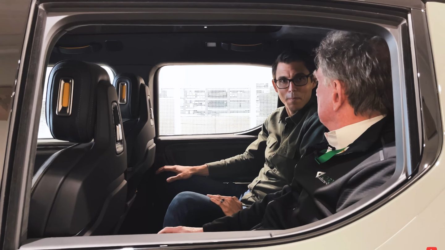 Sandy Munro Goes Hands-On with Rivian R1T Truck, Chats with CEO