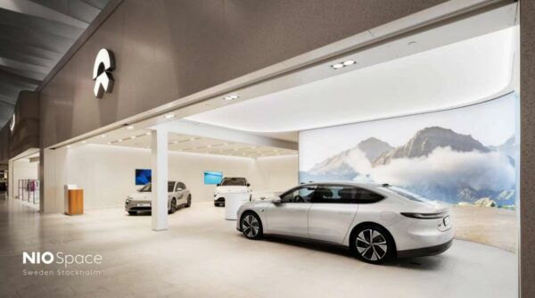 NIO Says Cutting EV Prices 'Not an Ideal Solution', as Tesla Sparks Price  War 